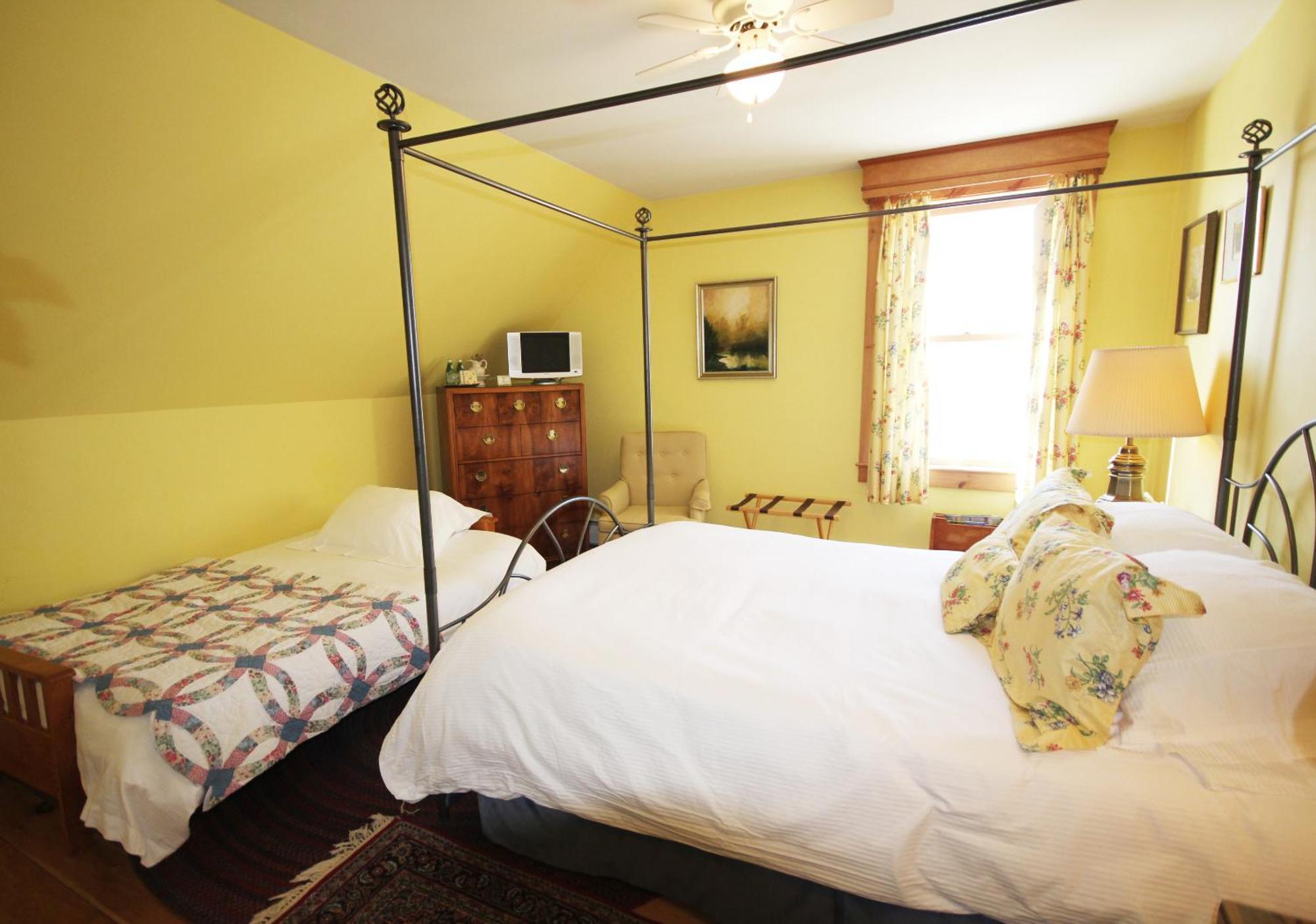 Andover Highland Lake Inn חדר תמונה