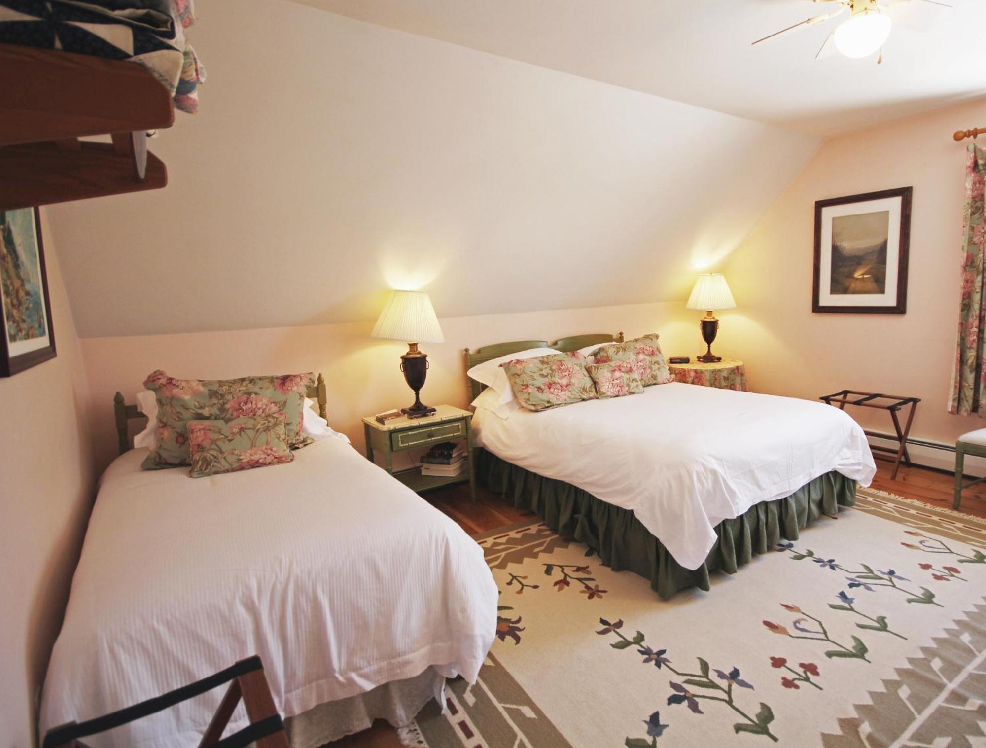 Andover Highland Lake Inn חדר תמונה